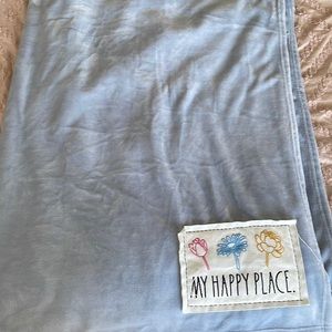 RAE DUNN PLUSH THROW